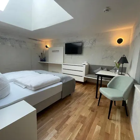 Boutique Hardthaus 4*