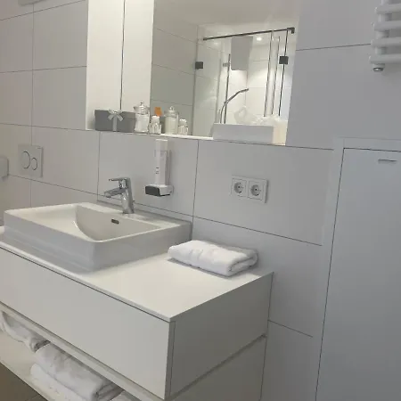 Boutique Hardthaus 4*